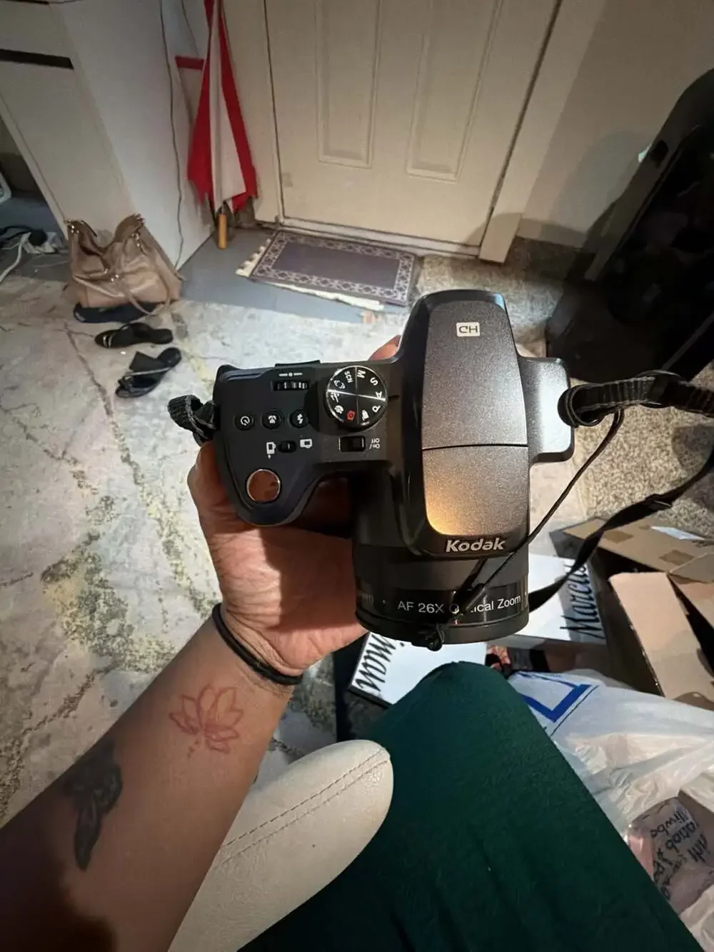 Kodak EasyShare Z981 14MP Digital Camera with 26x Optical Zoom